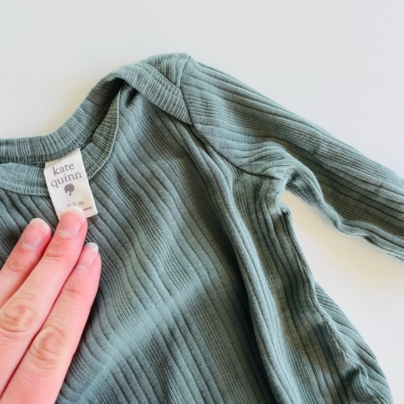 Kate Quinn Other - Kate Quinn knotted gown 0-3M.